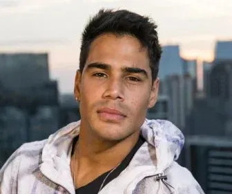 Micael Borges fala sobre construção de personagem para O Tempo Não Para