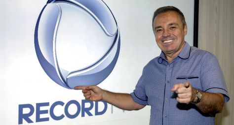 Gugu Liberato renova contrato com a Record TV