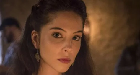 Bia Arantes volta às novelas em "Órfãos da Terra"