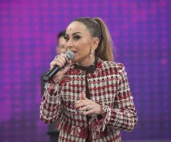 Sabrina Sato quer apresentar programa de relacionamento na Record TV