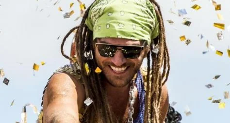 Emílio Dantas gravará participação especial em "Verão 90"