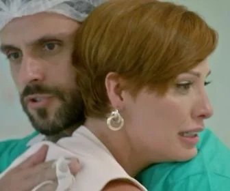 Casal da novela. Foto: Reprodução/Record TV