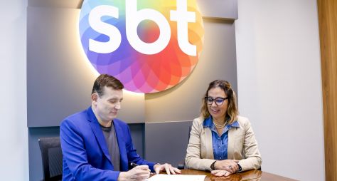 Roberto Cabrini renova seu contrato com o SBT