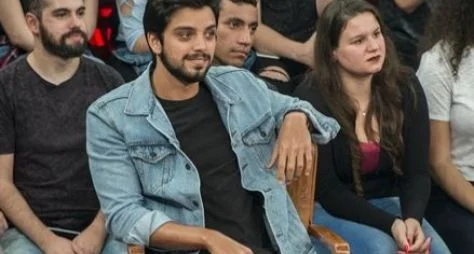 Altas Horas recebe Rodrigo Simas e o cantor Ferrugem