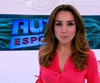 Ex-apresentadora do “Auto Esporte” estaria negociando com a RedeTV!