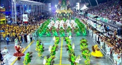 Record TV estaria interessada na exibição dos Desfiles das Escolas de Samba