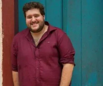 Felipe Hintze deve participar do remake "Patinho Feio", do SBT