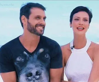 Camila Rodrigues e Felipe Cunha gravam cena final de "Topíssima" em Salvador