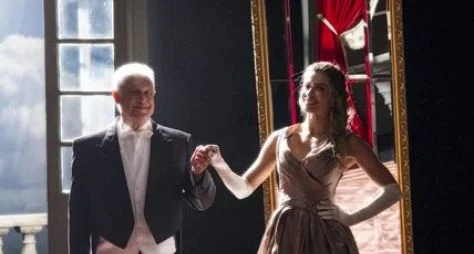Bom Sucesso: Paloma e Alberto entram no universo do livro “Senhora”