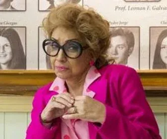 Cininha de Paula segue como diretora da "Escolinha"
