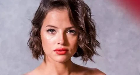 "Espero que eu possa fazer!", diz Agatha Moreira sobre "Verdades Secretas"