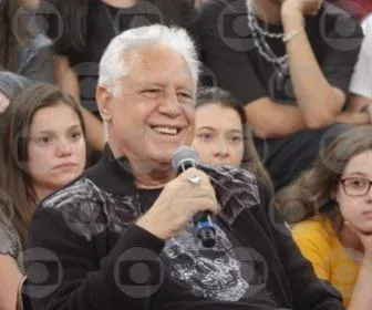 Antonio Fagundes e Heloísa Périssé conversam sobre fé e cultura no Altas Horas