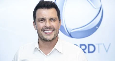 Wellington Muniz, o Ceará, assina contrato com a Record TV