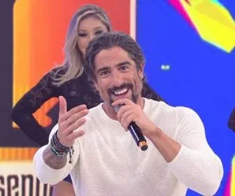 Record comunica reprise do programa Legendários