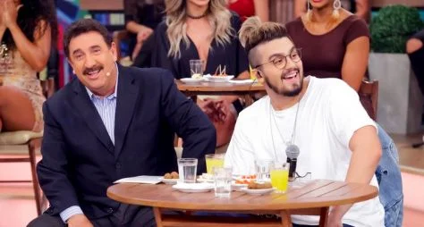 Luan Santana é o convidado especial do “Boteco do Ratinho” nesta quarta (10)