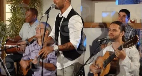 Fina Estampa: Duas festas e muita confusão