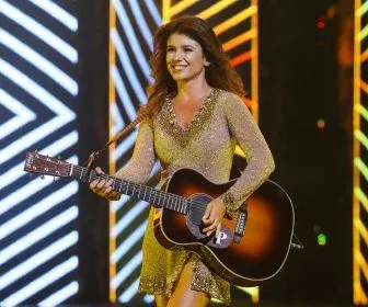 Paula Fernandes apresenta show ao vivo no “Música na Band” desta sexta-feira
