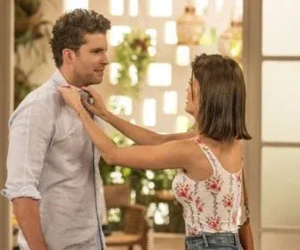 Vitória Strada e Thiago Fragoso vão gravar cenas de beijos