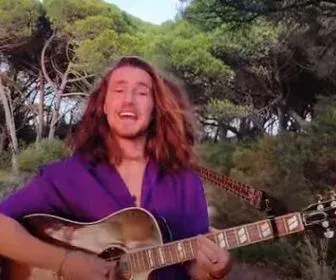 Vitor Kley lança clipe gravado com motorola edge+ em Portugal