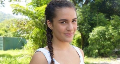 Flor do Caribe: Marizé salva Lipe de bullying na escola