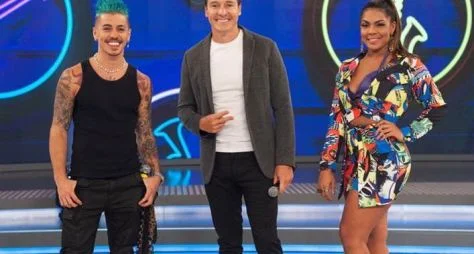 Ex-peoa Tays Reis relança sua carreira no "Hora do Faro" ao lado de Biel
