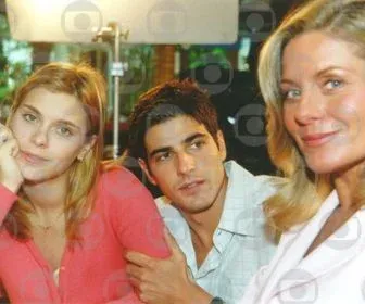 Vera Fischer celebra o sucesso da reprise de "Laços de Família"