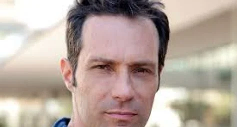 A direção da Record TV está antecipando os contratados de alguns atores