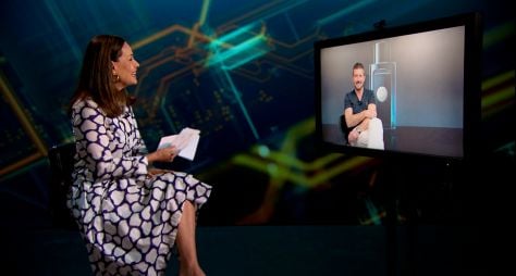 Antonio Banderas conversa com Carolina Ferraz no Domingo Espetacular