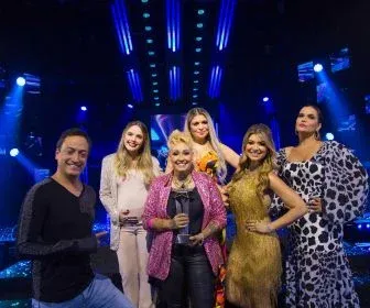 Ex-vocalista de Anitta é a campeã do “Revelações Brasil” da TV Aparecida