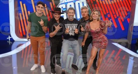 Flávia Alessandra e André Marques participam do "Caldeirão"