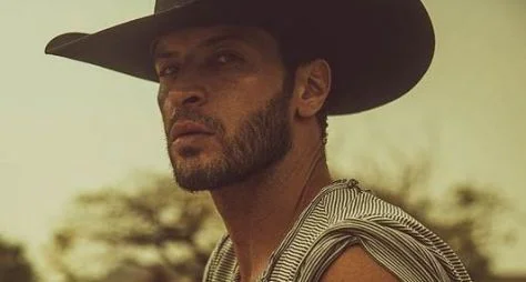 Leandro Lima divulga primeira foto caracterizado para "Pantanal"