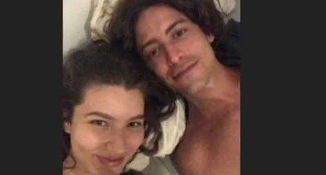 Pantanal: Alanis Guillen e Jesuíta Barbosa posaram juntos nos bastidores