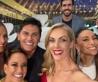 A gravação do especial "Família Record"