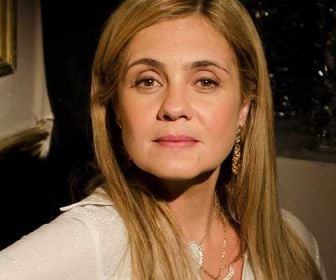 Adriana Esteves é convidada para atuar na série "Os Outros"