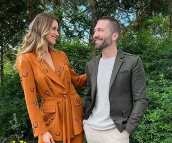 Renata Kuerten e Lucas Anderi são os novos apresentadores do "Esquadrão da Moda"