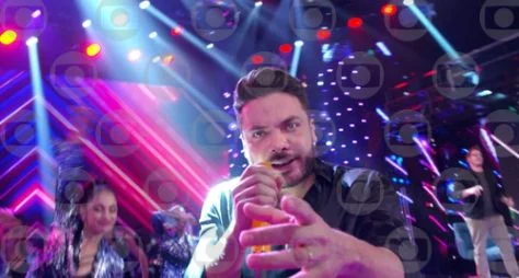Wesley Safadão, Fábio Porchat e Deborah Secco no "Domingão com Huck"