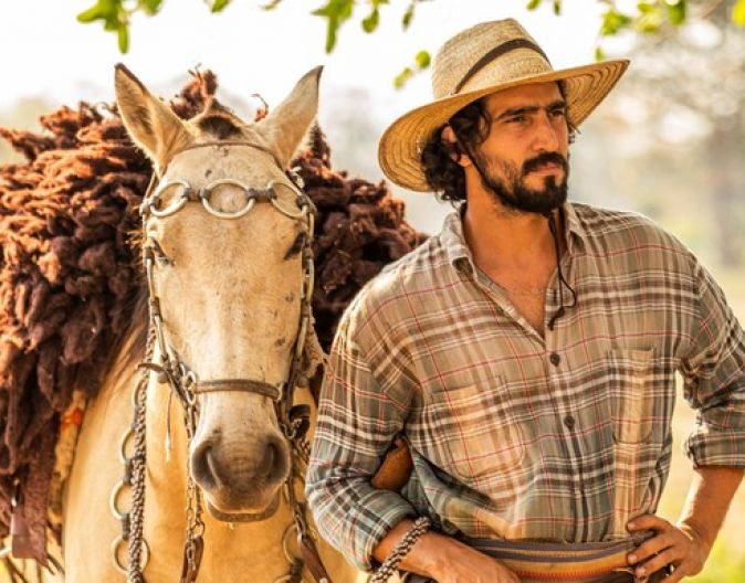 Renato Góes revela a emoção de viver o protagonista do remake de "Pantanal"