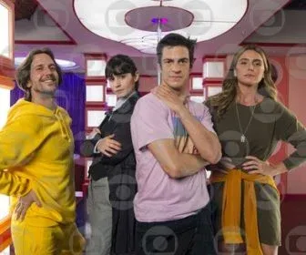 Quanto Mais Vida, Melhor!: Neném e Paula, Guilherme e Flávia vão trocar de corpos