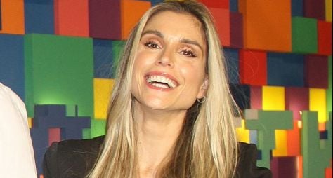 Flavia Viana pede para sair do "TV Fama"