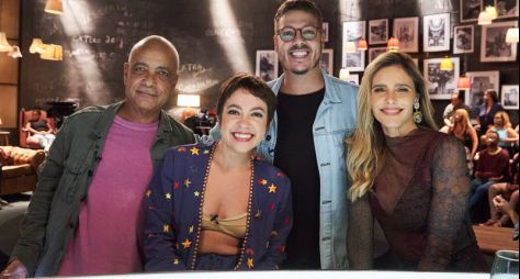 Fernanda Lima, Valentina Bandeira e Claudio Manoel  no “Que História É Essa, Porchat?”