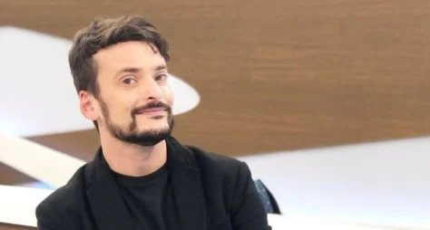 Fefito é o novo apresentador do TV Fama