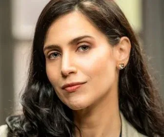 Mel Lisboa fala da homenagem feita por Anitta: 'Fico lisonjeada'