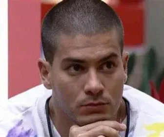 João Kleber revela que convidaria Arthur Aguiar para o Teste de Fidelidade