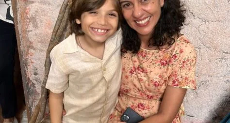 Clarissa Pinheiro e Miguel Veneralibe serão mãe e filho em "Mar do Sertão"