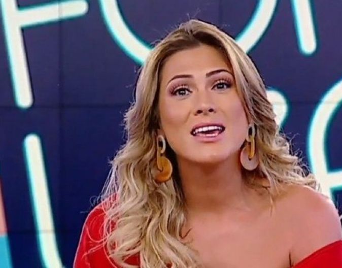TV Globo contrata Lívia Andrade para o Domingão com Huck