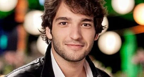 Personagem de Humberto Carrão em "Todas as Flores" será um ex-deficiente visual