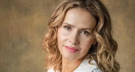 Leona Cavalli será Iris Abravanel em série sobre Silvio Santos 