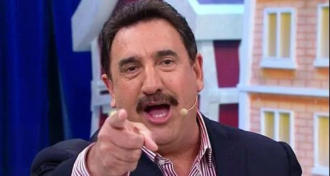 Apresentador Ratinho contrai COVID-19 pela segunda vez