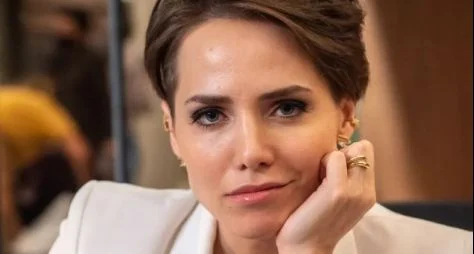 Letícia Colin em Todas As Flores: veja primeira foto da atriz como a vilã Vanessa