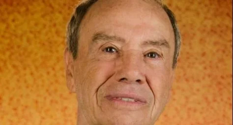 Ator Stenio Garcia é internado após contrair Covid-19 